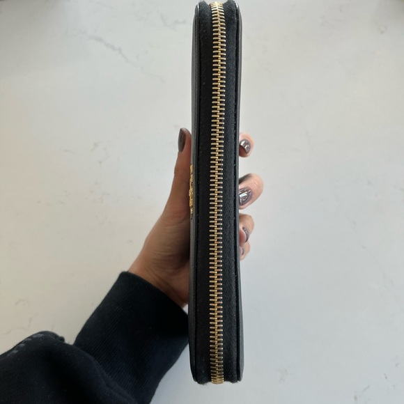 Prada, large wallet - Picture 6 of 8